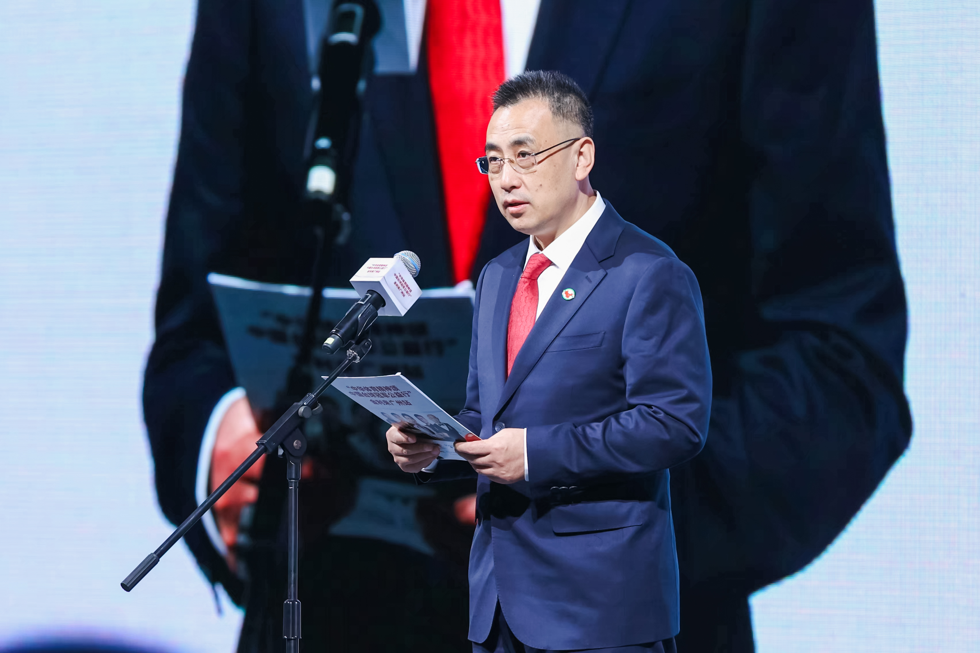 恒盛娱乐携手中国台球协会，成功举办中国台球冠军公益行活动