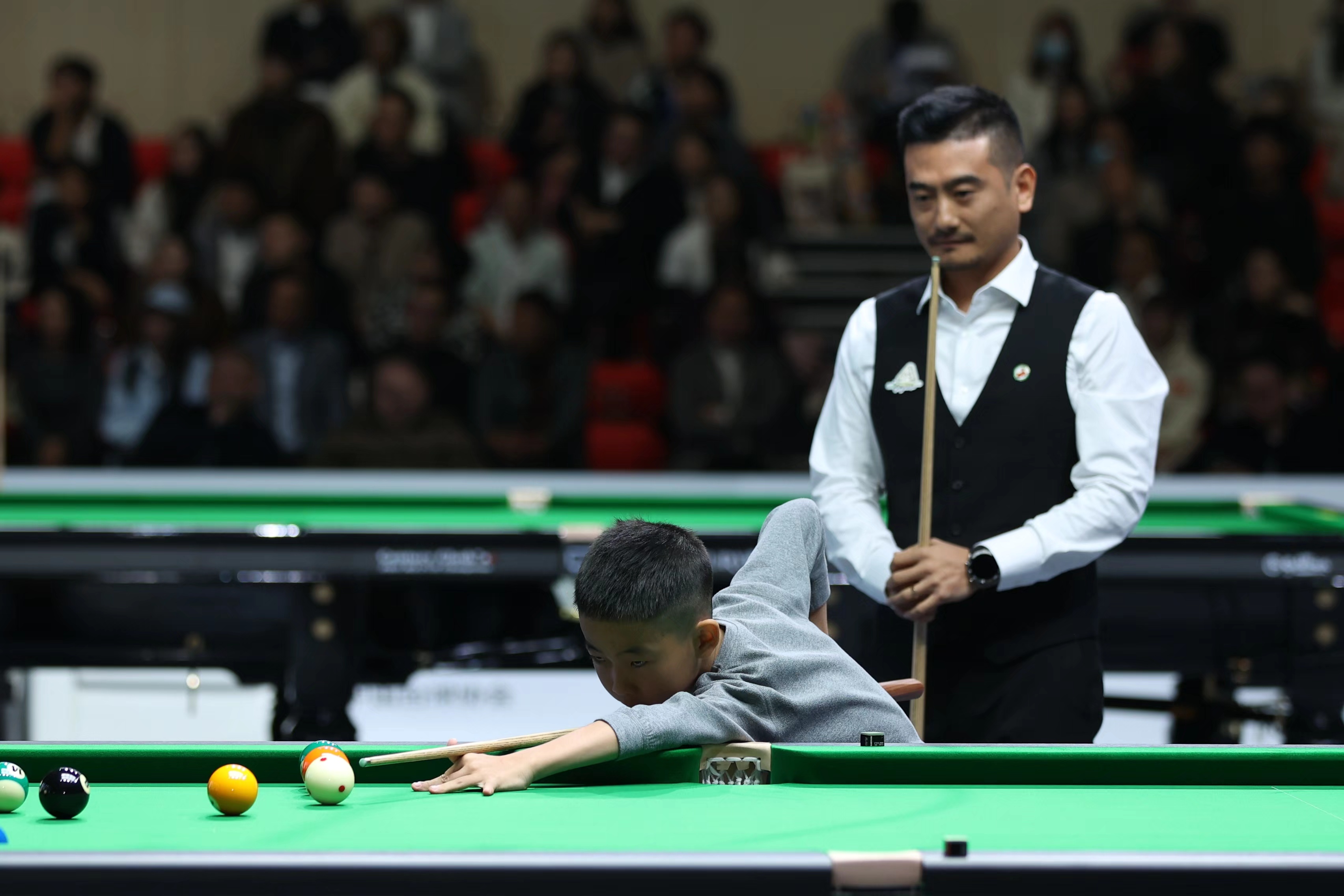 恒盛娱乐携手中国台球协会，成功举办中国台球冠军公益行活动